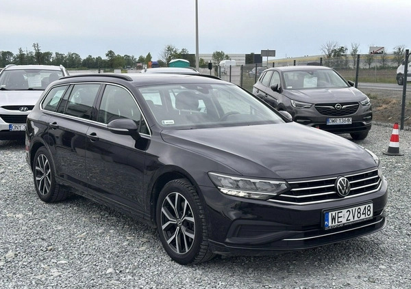 Volkswagen Passat cena 89900 przebieg: 155900, rok produkcji 2021 z Wojkowice małe 352